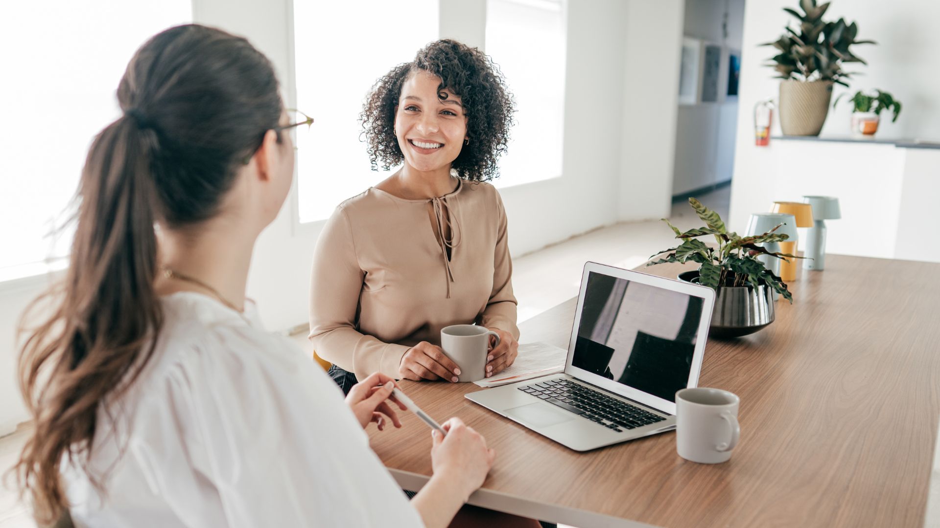 Cara Perkenalan Diri Saat Interview Kerja